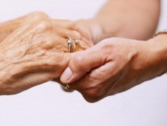 Personnes âgées : les enjeux du maintien à domicile